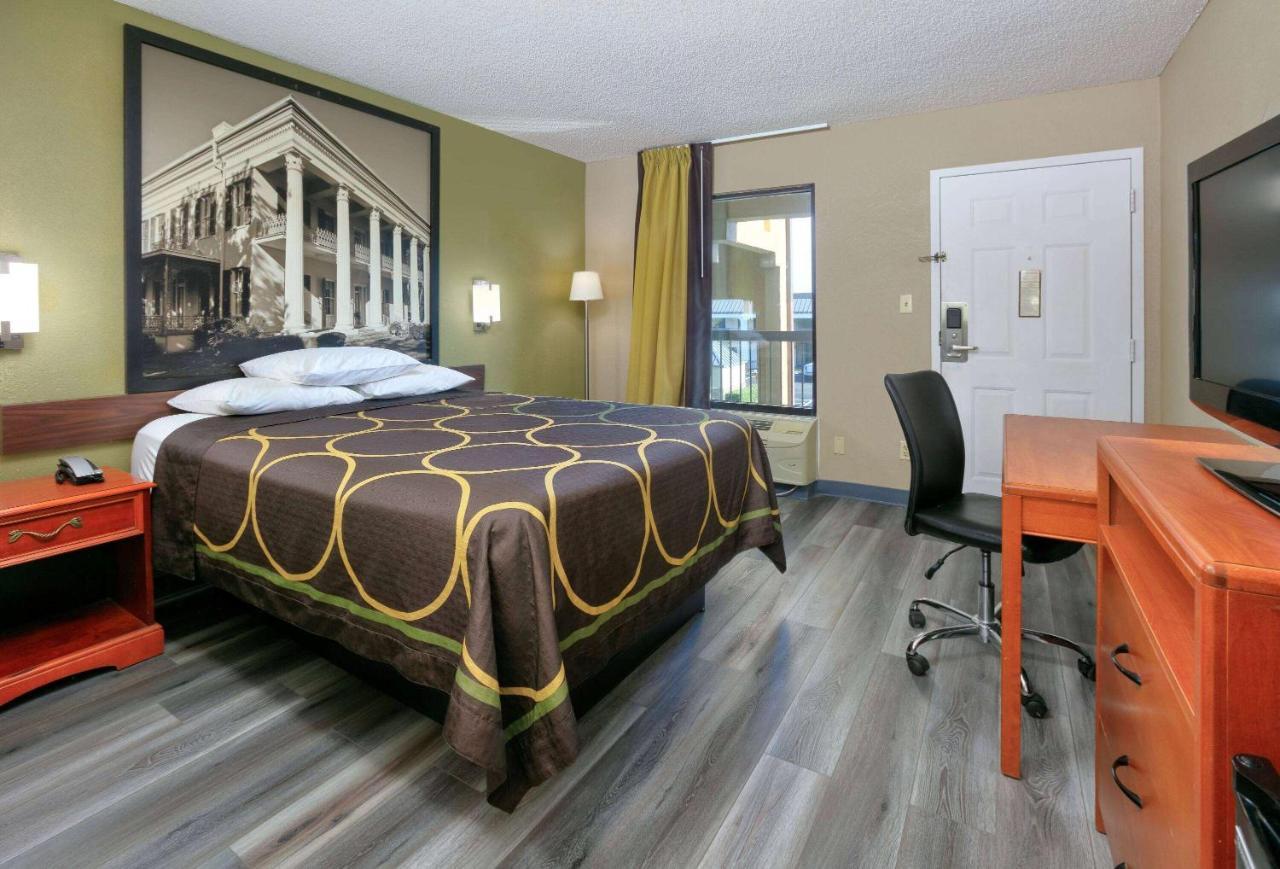 Super 8 by Wyndham Mobile/Tillmans Corner Dış mekan fotoğraf
