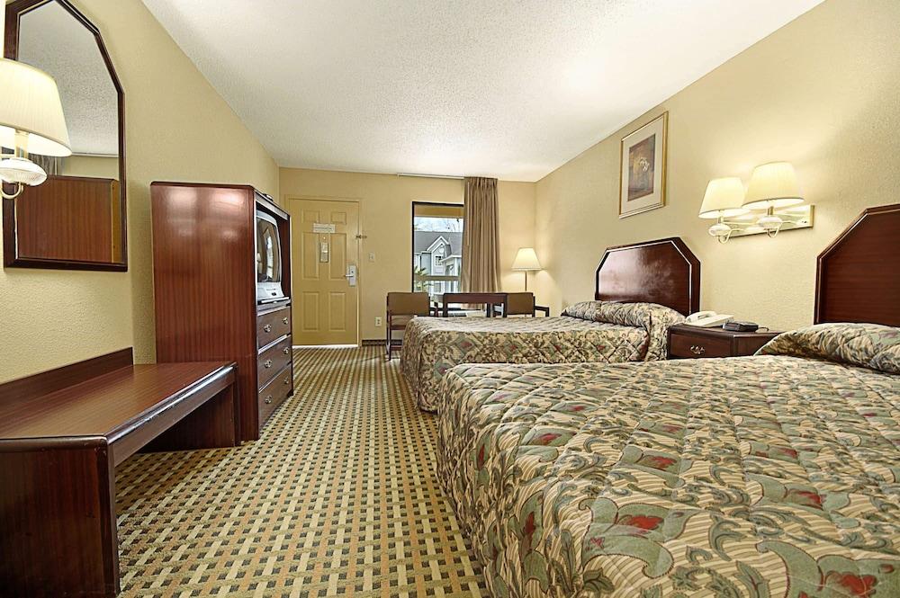 Super 8 by Wyndham Mobile/Tillmans Corner Dış mekan fotoğraf